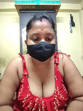 Snapshot of Curvy_Trisha chatting on 05/28/26, 03:42 Curvy Trisha online show from 05/28/26, 03:42