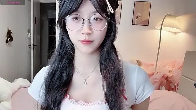 Snapshot of Luminous4173 chatting on 07/11/26, 12:52 Luminous4173 online show from 07/11/26, 12:52