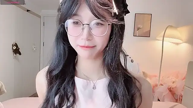 Snapshot of Luminous4173 chatting on 07/16/26, 01:39 Luminous4173 online show from 07/16/26, 01:39