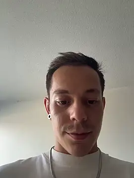 Snapshot of AxelMuller chatting on 02/27/26, 12:49 AxelMuller online show from 02/27/26, 12:49