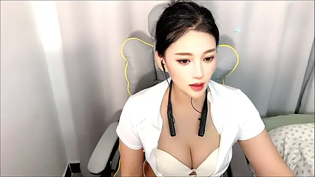 yayayaya520 online show from 05/19/26, 09:37