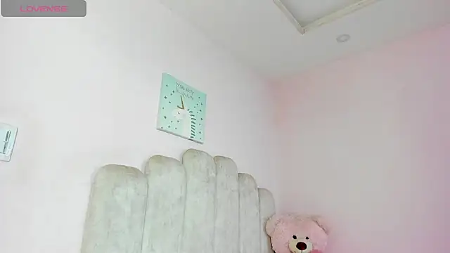 paula cosioo online show from 04/18/26, 02:32