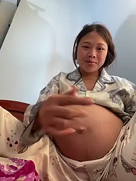 Emxinhka1 online show from 04/11/26, 04:06