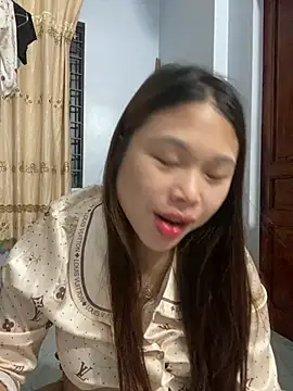 Snapshot of Emxinhka1 chatting on 04/24/26, 02:19 Emxinhka1 online show from 04/24/26, 02:19