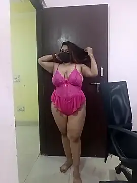 Snapshot of Aliya_Hott chatting on 04/04/26, 02:54 Aliya Hott online show from 04/04/26, 02:54