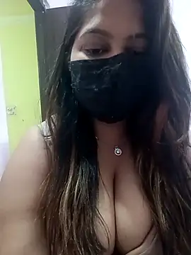 Snapshot of Aliya_Hott chatting on 04/06/26, 04:32 Aliya Hott online show from 04/06/26, 04:32