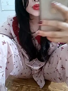 Snapshot of Moe-moex chatting on 02/12/26, 02:28 Moe-moex online show from 02/12/26, 02:28