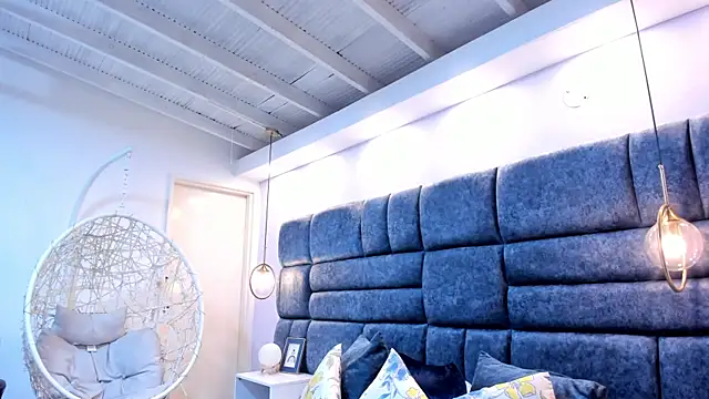 Snapshot of crystalstonee chatting on 03/31/26, 08:09 crystalstonee online show from 03/31/26, 08:09