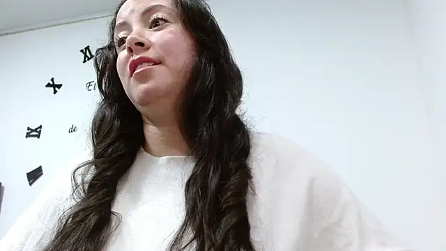 Snapshot of ElaMurray02 chatting on 02/03/26, 01:27 ElaMurray02 online show from 02/03/26, 01:27