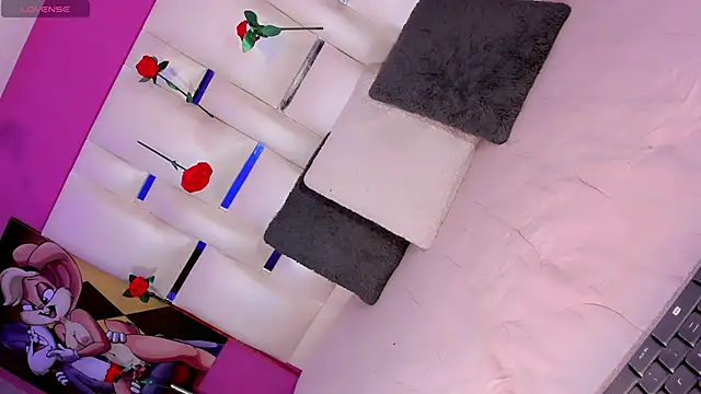 Snapshot of EmmaSweet23 chatting on 02/25/26, 04:11 EmmaSweet23 online show from 02/25/26, 04:11