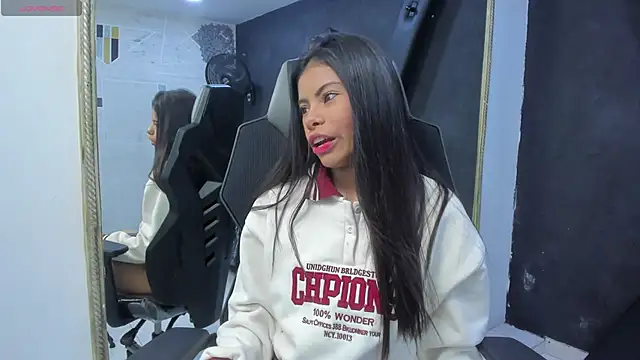 Snapshot of ZoehPeterr_ chatting on 03/08/26, 05:22 ZoehPeterr online show from 03/08/26, 05:22