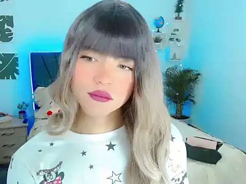 Snapshot of ZoeSchmmit chatting on 07/21/26, 03:58 ZoeSchmmit online show from 07/21/26, 03:58
