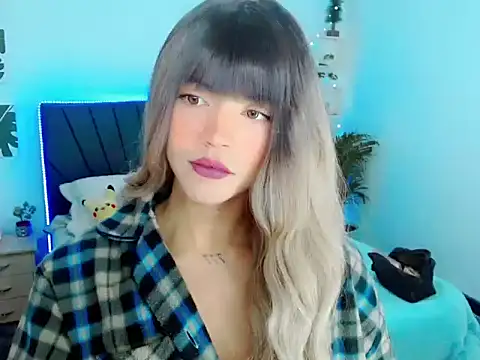 Snapshot of ZoeSchmmit chatting on 07/25/26, 02:47 ZoeSchmmit online show from 07/25/26, 02:47
