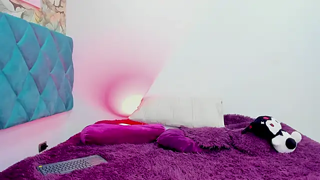 Snapshot of SamantthaRosxe chatting on 03/24/26, 03:22 SamantthaRosxe online show from 03/24/26, 03:22