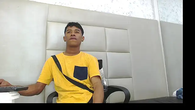 Snapshot of TonnyMarck chatting on 02/17/26, 02:52 TonnyMarck online show from 02/17/26, 02:52