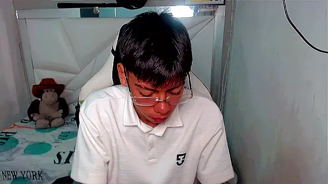 Liarr  online show from 03/19/26, 07:51