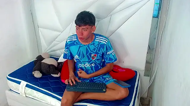 Liarr  online show from 04/13/26, 08:36