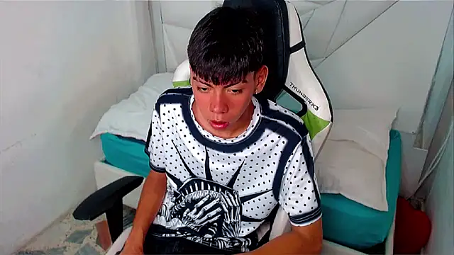 Liarr  online show from 04/17/26, 08:23