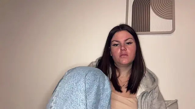 Snapshot of kiaraaaa75 chatting on 02/04/26, 05:19 kiaraaaa75 online show from 02/04/26, 05:19