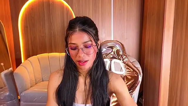 Alina b  online show from 04/15/26, 08:09