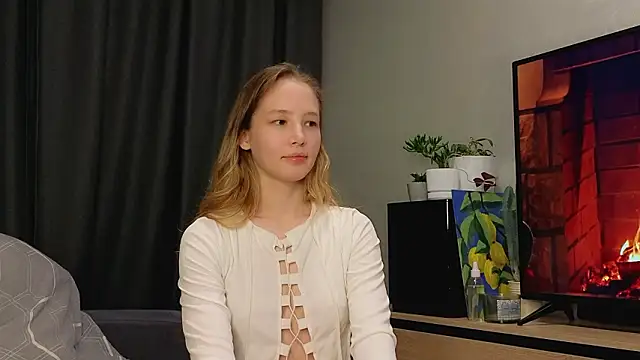 Snapshot of y0ur_sunshinee chatting on 02/11/26, 04:56 y0ur sunshinee online show from 02/11/26, 04:56