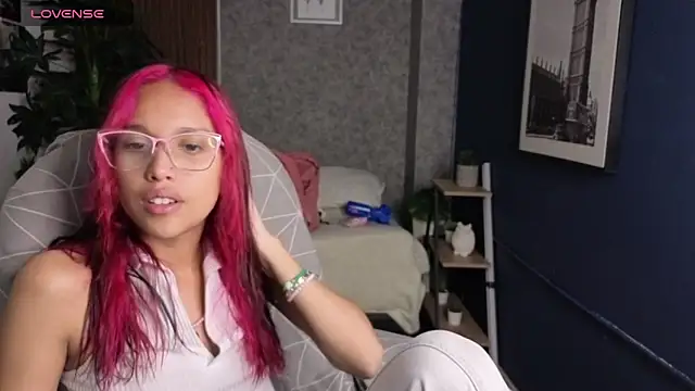 saphire  online show from 04/17/26, 01:14