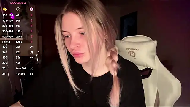 Snapshot of VibeVi chatting on 03/08/26, 07:12 VibeVi online show from 03/08/26, 07:12