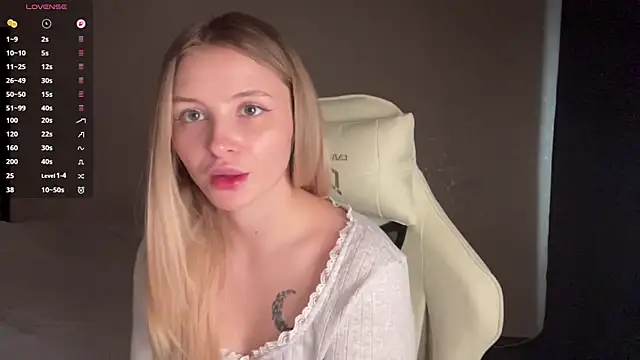 Snapshot of VibeVi chatting on 04/02/26, 01:09 VibeVi online show from 04/02/26, 01:09