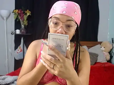 Snapshot of Sexy_Supermomm chatting on 03/19/26, 08:35 Sexy Supermomm online show from 03/19/26, 08:35