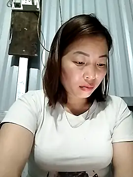 Ella-aa online show from 03/25/26, 06:36