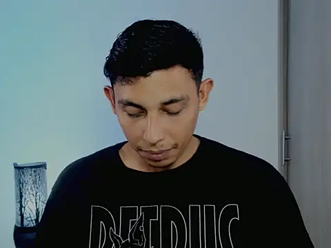 nilo2021 online show from 04/17/26, 09:40