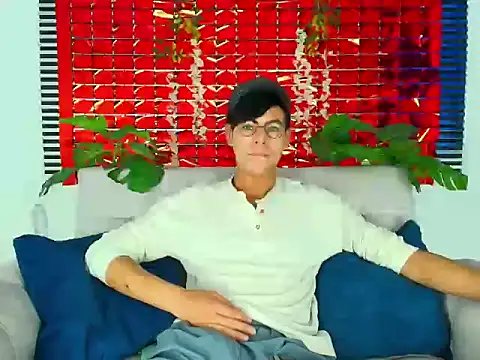 Snapshot of ThiiagoSaeenz chatting on 02/12/26, 06:14 ThiiagoSaeenz online show from 02/12/26, 06:14