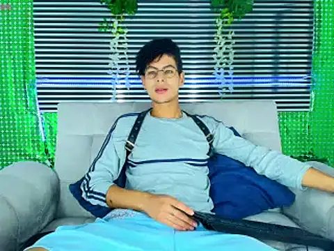 ThiiagoSaeenz online show from 03/25/26, 04:02