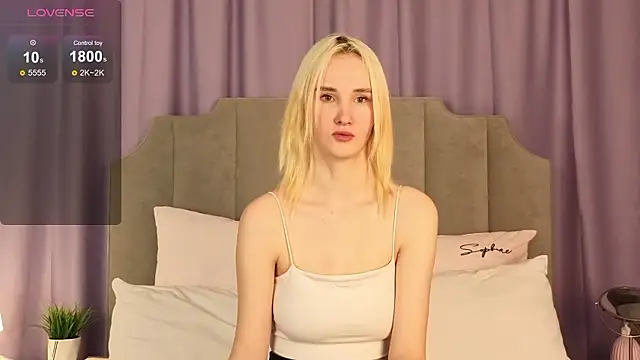 Snapshot of CrystalLili chatting on 02/09/26, 03:32 CrystalLili online show from 02/09/26, 03:32