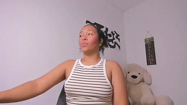 Nia13 online show from 04/07/26, 03:51