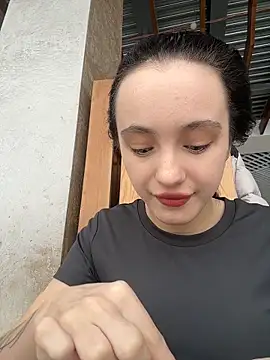 Snapshot of MiaTee chatting on 02/07/26, 04:27 MiaTee online show from 02/07/26, 04:27