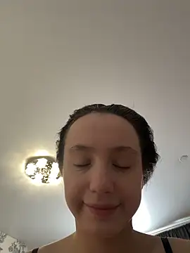 Snapshot of MiaTee chatting on 02/09/26, 03:43 MiaTee online show from 02/09/26, 03:43