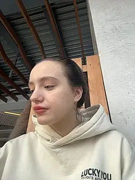 Snapshot of MiaTee chatting on 02/28/26, 04:13 MiaTee online show from 02/28/26, 04:13