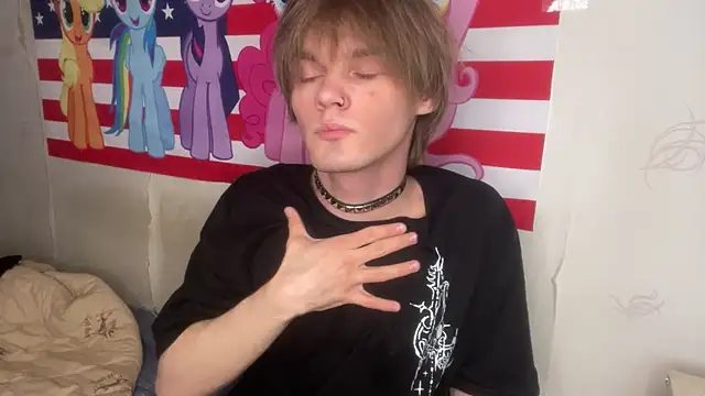 Snapshot of Jeycob_ice chatting on 03/23/26, 01:04 Jeycob ice online show from 03/23/26, 01:04