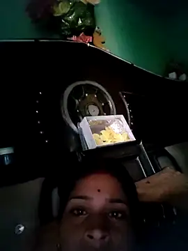 Snapshot of bhavna_pandit chatting on 02/16/26, 08:10 bhavna pandit online show from 02/16/26, 08:10