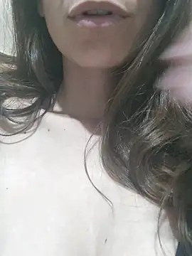 Snapshot of sukinira chatting on 02/11/26, 02:27 sukinira online show from 02/11/26, 02:27