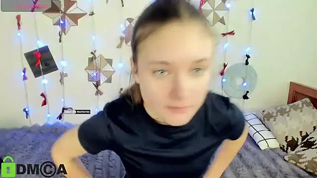 Snapshot of Elina_X chatting on 06/13/26, 01:31 Elina X online show from 06/13/26, 01:31