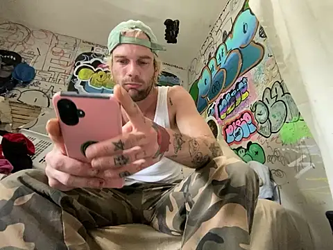 Snapshot of gothboiplzty chatting on 06/20/26, 05:27 gothboiplzty online show from 06/20/26, 05:27