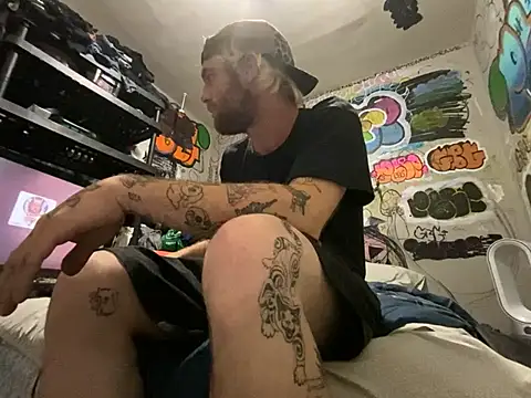 Snapshot of gothboiplzty chatting on 07/06/26, 02:52 gothboiplzty online show from 07/06/26, 02:52