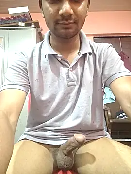 Snapshot of Darkintrovert chatting on 04/18/26, 05:17 Darkintrovert online show from 04/18/26, 05:17