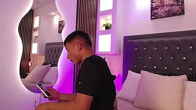 Snapshot of Fancy_Vixen chatting on 02/18/26, 03:24 Fancy Vixen online show from 02/18/26, 03:24