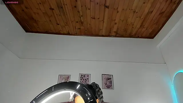 luna velveth online show from 04/16/26, 10:38