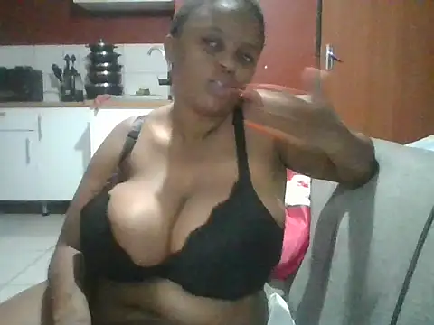 Snapshot of PrettyLisa26 chatting on 04/16/26, 03:18 PrettyLisa26 online show from 04/16/26, 03:18