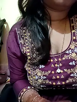 Snapshot of PARI51 chatting on 02/18/26, 09:00 PARI51 online show from 02/18/26, 09:00