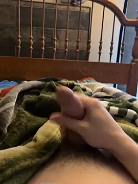 Snapshot of CollegeBull19 chatting on 02/17/26, 08:04 CollegeBull19 online show from 02/17/26, 08:04